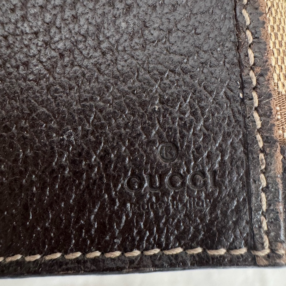Authentic Gucci Tan and Brown Monogram Wallet with Box - Picture 12 of 14